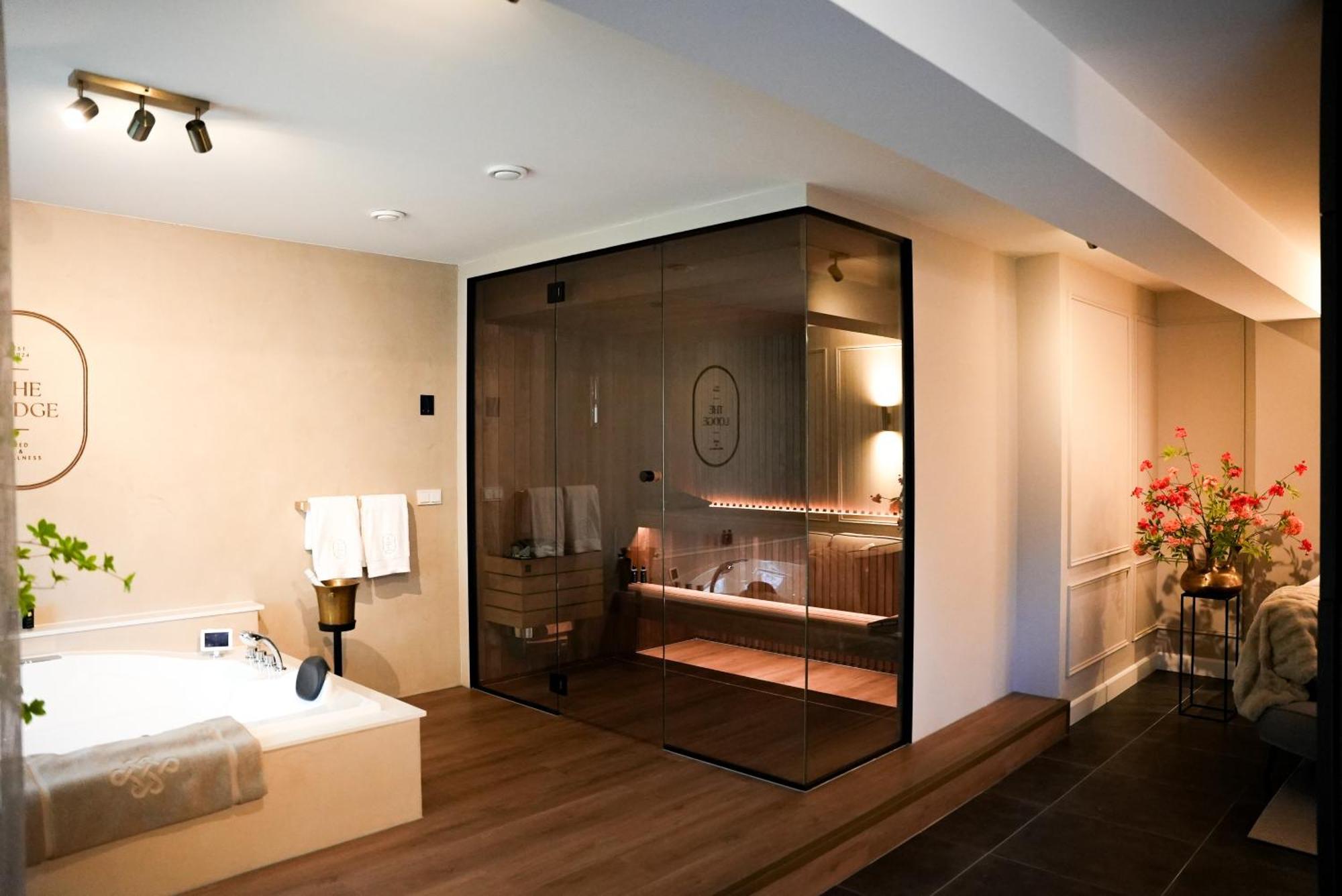 The Lodge Bed & Wellness Oisterwijk Sauna, Jacuzzi, Luxury Moergestel Bagian luar foto